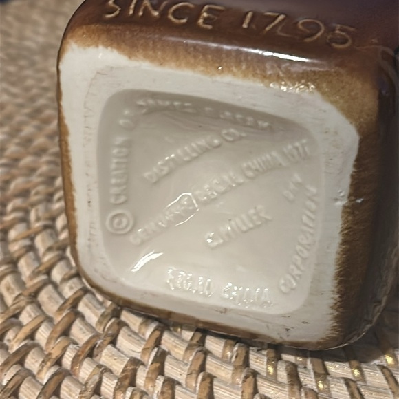 Vintage 1977 Ceramic Collectible Jim Beam Bourbon Bottle 9.5” - Picture 7 of 7